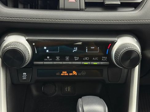 Used 2023 Toyota RAV4 LE FWD image 17