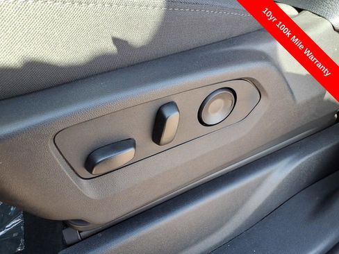 New 2026 Chevrolet Silverado 2500 Custom w/ Custom Value Package AWD/4WD image 19