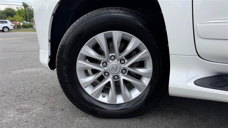 Used 2019 Lexus GX 460 Premium w/ Premium Package AWD/4WD image 15