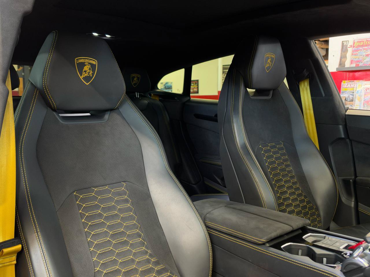 Used 2024 Lamborghini Urus S AWD/4WD image 22