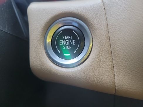 Used 2021 Chevrolet Tahoe Premier RWD image 32