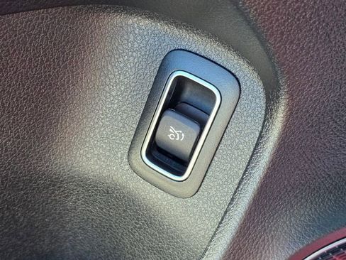 Used 2020 Mercedes-Benz A 220 w/ Premium Package image 18