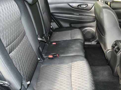 Used 2018 Nissan Rogue SV w/ Premium Package image 47