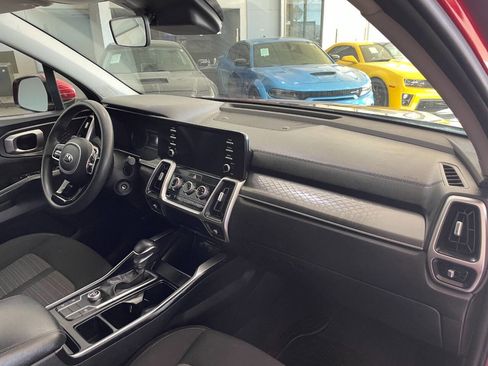 Used 2021 Kia Sorento LX image 31