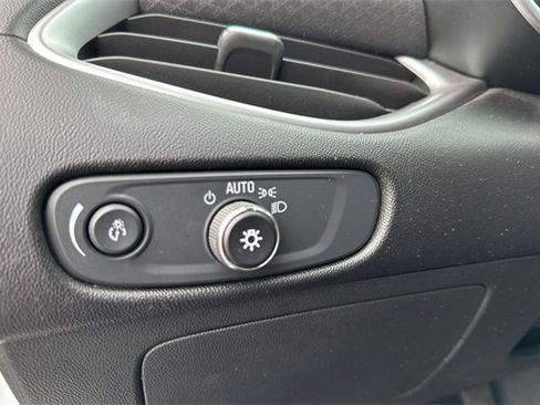 Used 2024 Chevrolet Malibu LT image 37