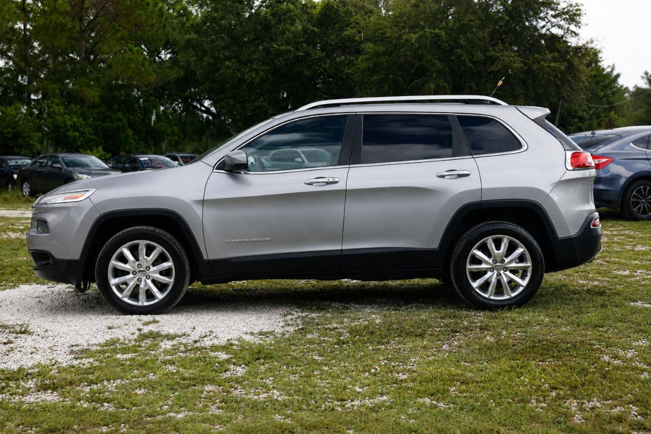 Used 2016 Jeep Cherokee Limited FWD image 3