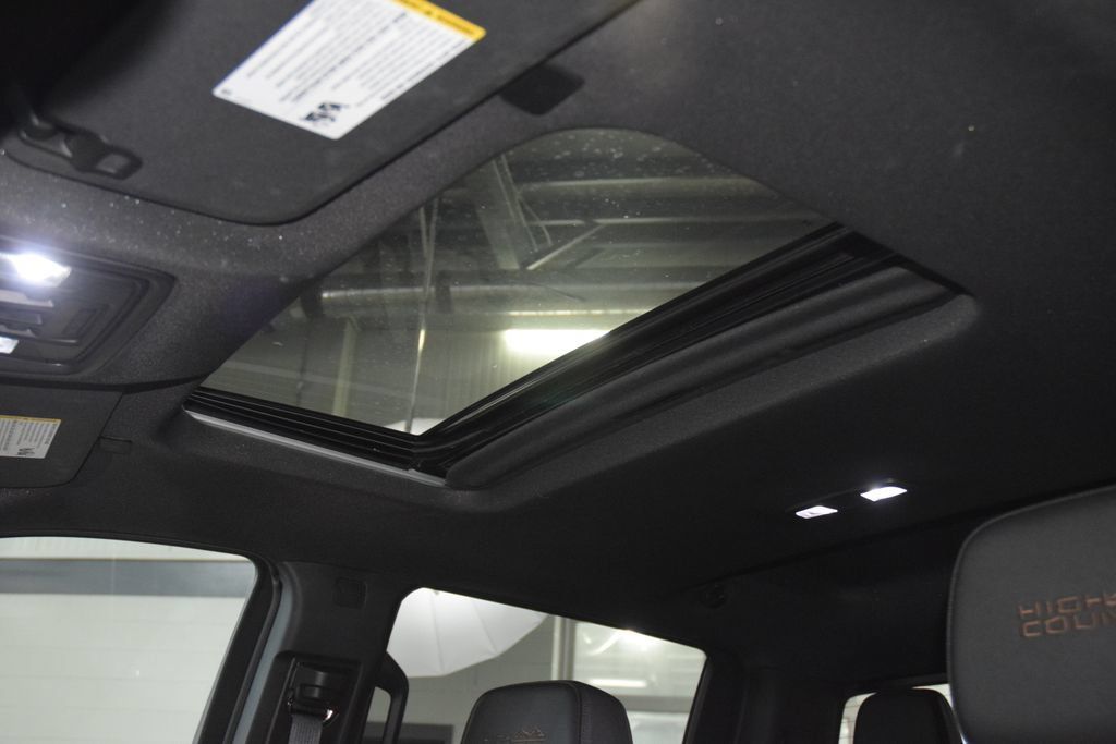 Used 2023 Chevrolet Silverado 1500 High Country w/ High Country Premium Package AWD/4WD image 55