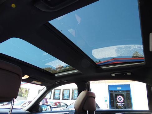 Used 2011 Mercedes-Benz E 350 Sedan image 6