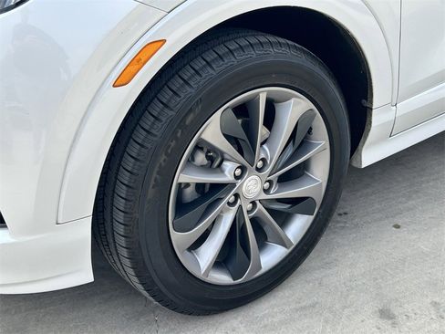 Used 2020 Buick Encore GX Essence w/ Advanced Technology Package image 9