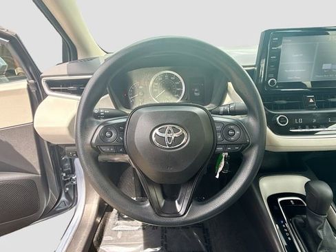 Used 2022 Toyota Corolla LE FWD image 11