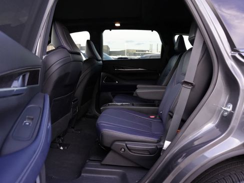 Certified 2026 INFINITI QX60 Sport AWD/4WD image 18