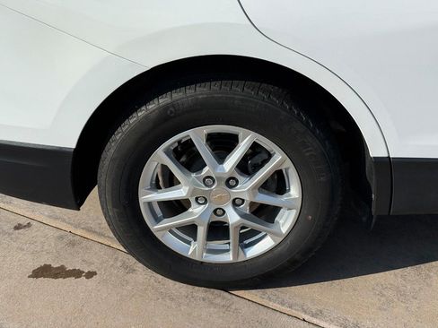Used 2024 Chevrolet Equinox LS w/ Driver Confidence II Package FWD image 6