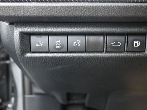 Used 2025 Toyota Camry SE image 13