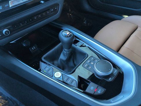 Used 2025 BMW Z4 M40i w/ Premium Package image 30