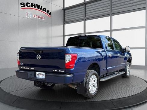 Used 2019 Nissan Titan SV w/ SV Convenience Package AWD/4WD image 4