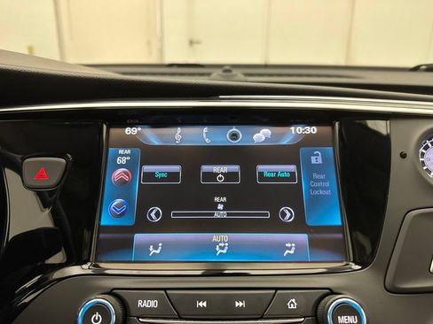 Used 2017 Buick Envision Essence AWD/4WD image 29