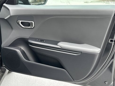 New 2025 Kia K4 LXS image 9