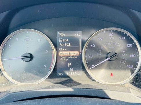 Used 2018 Lexus IS 300 image 19