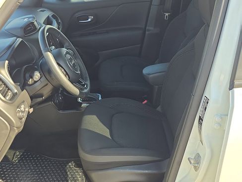 Certified 2022 Jeep Renegade Altitude w/ Convenience Group image 15