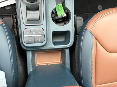 Used 2023 Ford Maverick Lariat w/ Lariat Luxury Package image 32