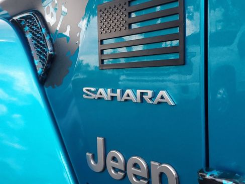 Used 2024 Jeep Wrangler Unlimited Sahara AWD/4WD image 7