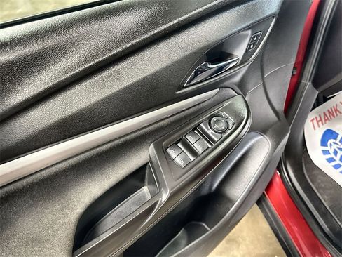 Used 2022 Chevrolet Bolt EUV LT w/ Comfort Package image 14