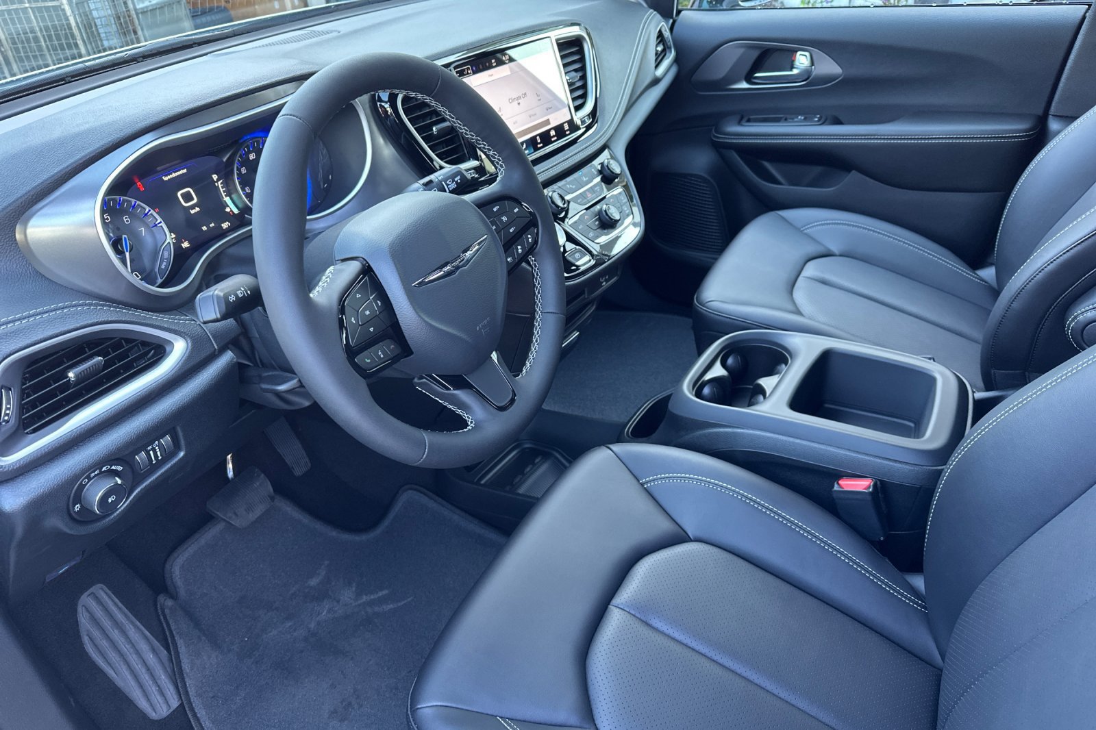 New 2026 Chrysler Pacifica Select w/ S Appearance Package FWD image 10