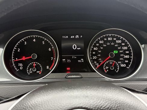 Used 2019 Volkswagen Golf SE image 29