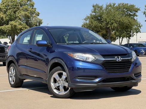 Used 2017 Honda HR-V LX image 2