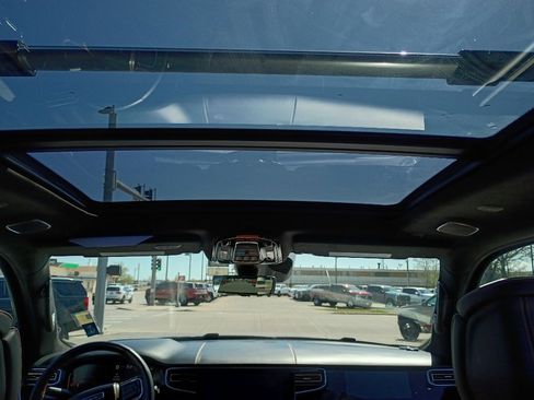 Used 2024 Jeep Grand Wagoneer Series III w/ Rear Seat Video Group 1 AWD/4WD image 18