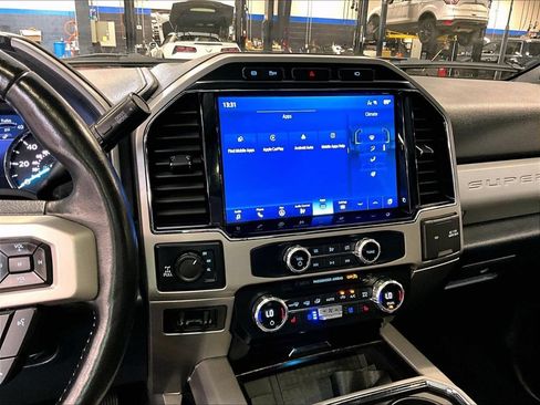 Used 2022 Ford F250 Lariat w/ Lariat Ultimate Package AWD/4WD image 18