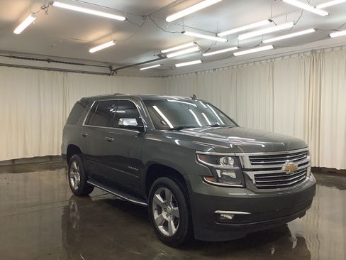 Used 2019 Chevrolet Tahoe Premier AWD/4WD image 3