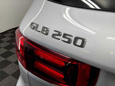 New 2026 Mercedes-Benz GLB 250 4MATIC image 7
