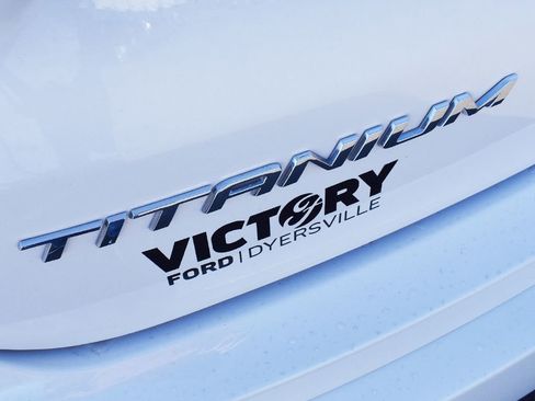 Used 2024 Ford Edge Titanium w/ Titanium Elite Package image 17