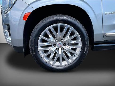 Used 2023 GMC Yukon Denali AWD/4WD image 8