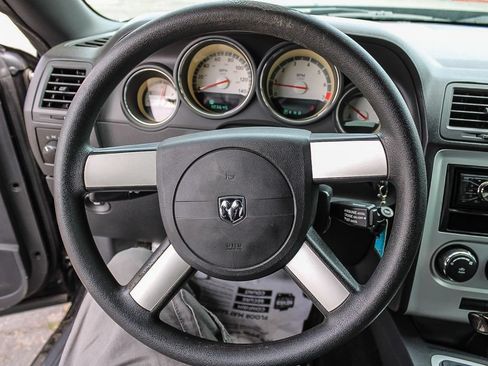 Used 2010 Dodge Challenger SE RWD image 41