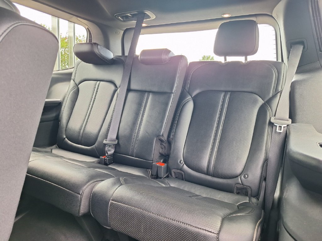 Used 2024 Jeep Wagoneer Series II w/ Flexible Seating Group RWD image 13