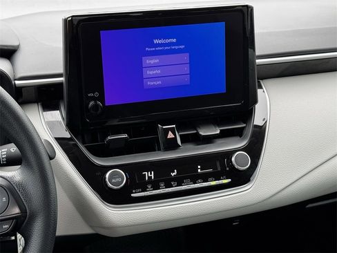 Used 2025 Toyota Corolla LE image 17