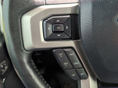 Used 2020 Ford F250 Lariat w/ Lariat Ultimate Package AWD/4WD image 9