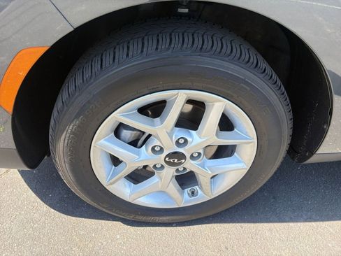 Used 2025 Kia Soul LX w/ LX Technology Package FWD image 28