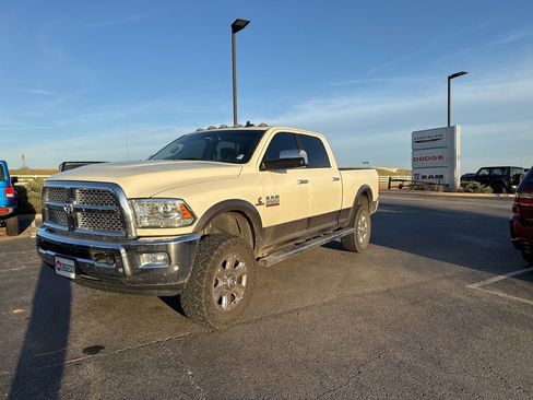 Used 2018 RAM 2500 Laramie w/ Cold Weather Group image 4