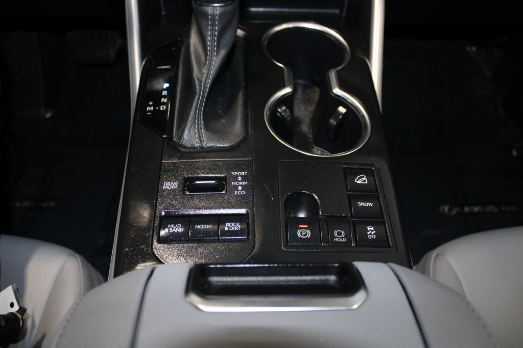 Used 2023 Toyota Highlander XLE AWD/4WD image 17