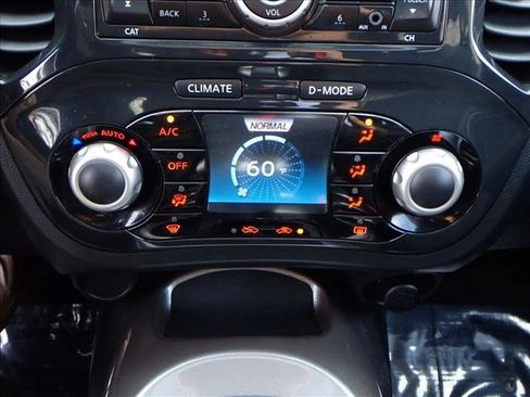 Used 2011 Nissan Juke SV w/ Chrome Pkg image 18