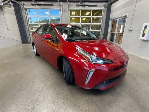Used 2021 Toyota Prius LE w/ Carpet Mat Package (TMS) AWD/4WD image 7