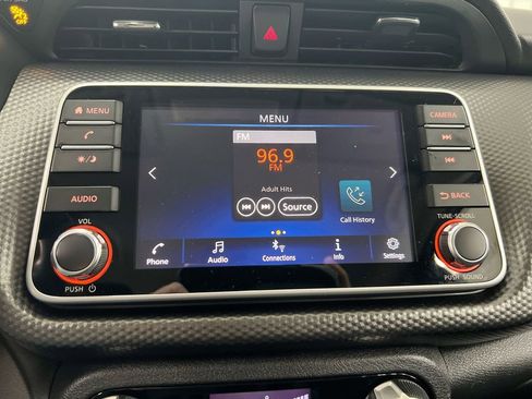 Used 2019 Nissan Kicks SV FWD image 14