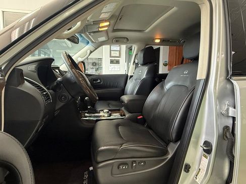 Used 2013 INFINITI QX56 4WD w/ Deluxe Touring Pkg image 4