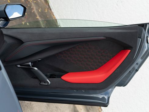 Used 2024 Lamborghini Revuelto image 29