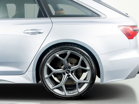 Used 2025 Audi RS 6 performance image 17