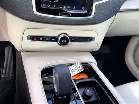 Used 2024 Volvo XC90 B5 Core w/ Protection Package Premier image 26