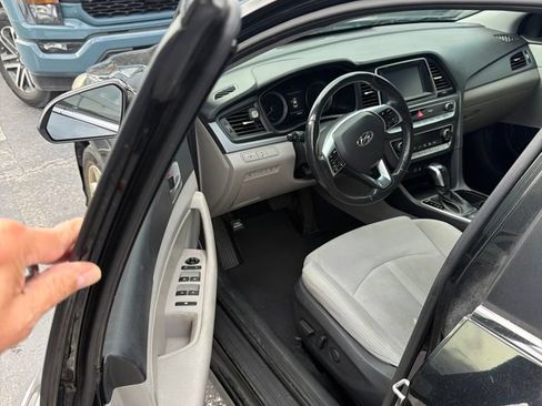 Used 2019 Hyundai Sonata SEL FWD image 2
